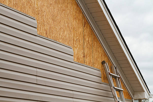 Professional Fiber Cement Siding technician working in Sycamore, GA